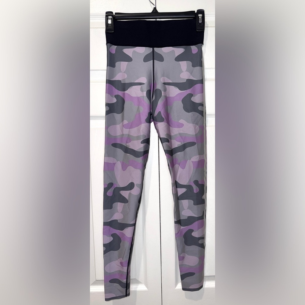 Ultracor purple grey Micro Camo Easy Ultra High-Rise Leggings Size M NWT